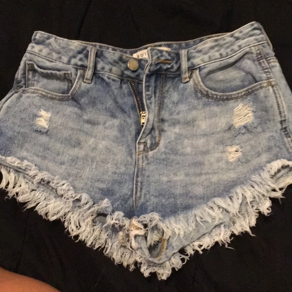 Very cute Bullhead denim high waisted jeans shorts